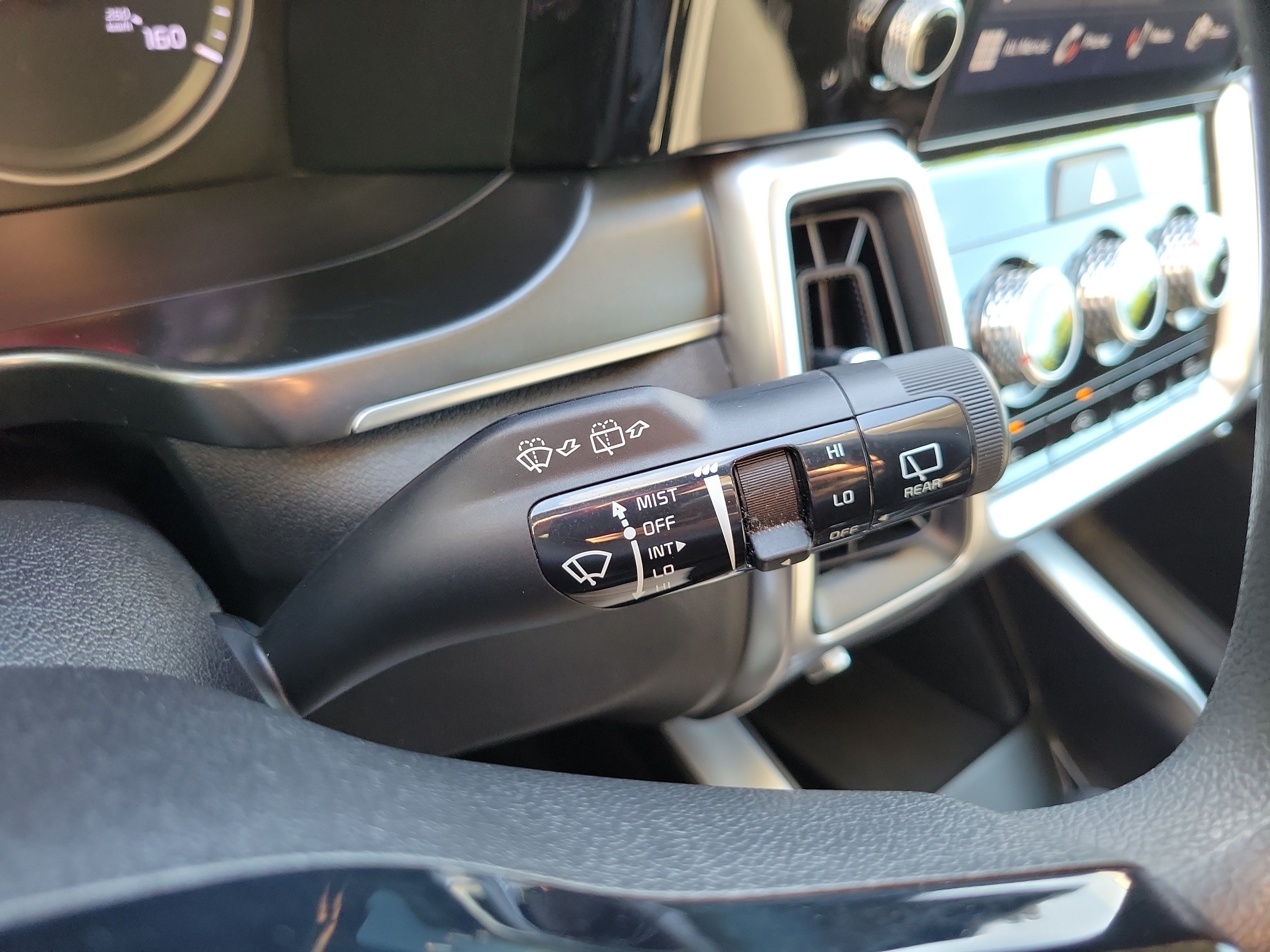 Certified 2022 Kia Sorento LX FWD image 30