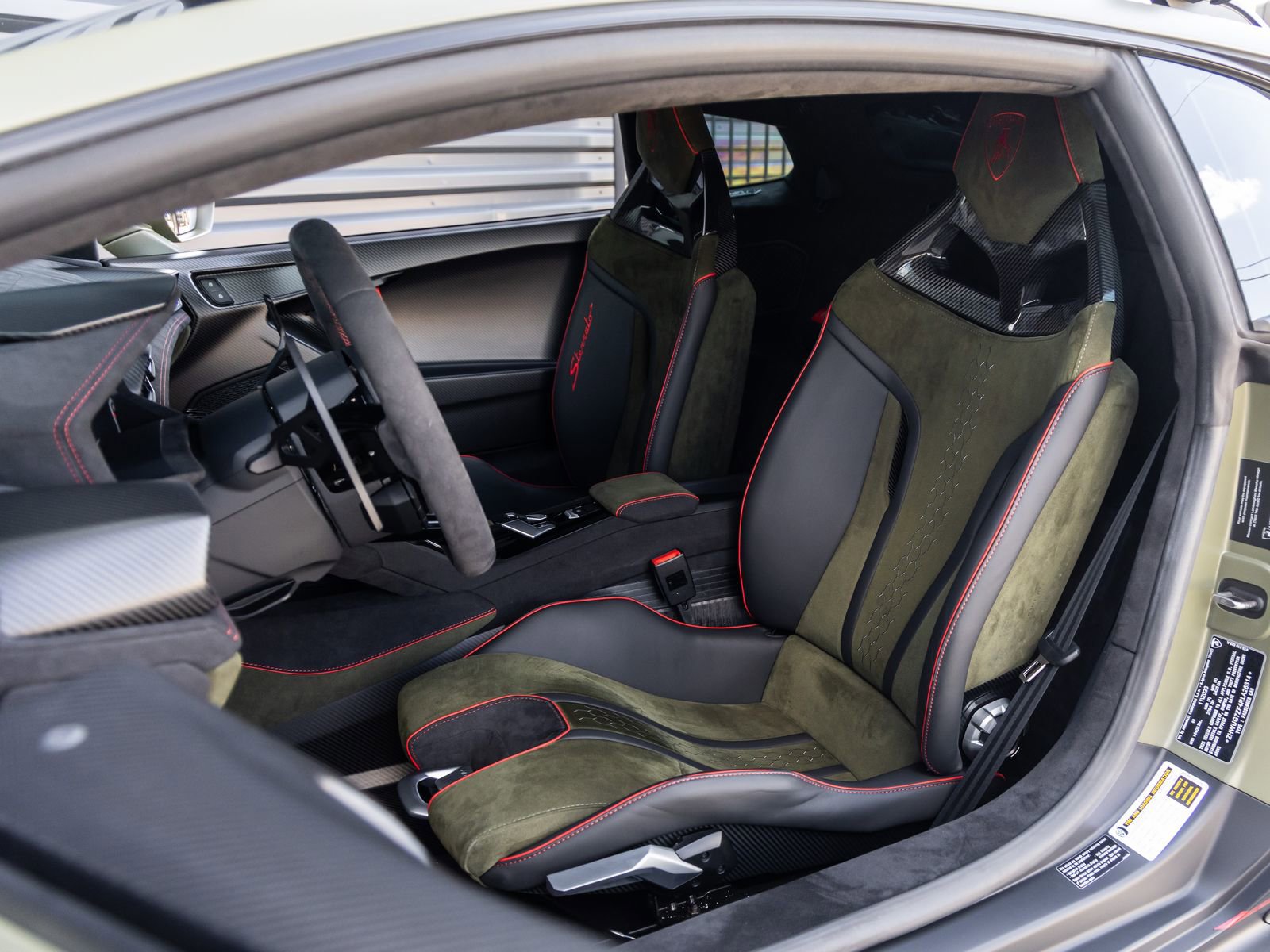 Used 2024 Lamborghini Huracan Sterrato AWD/4WD image 32