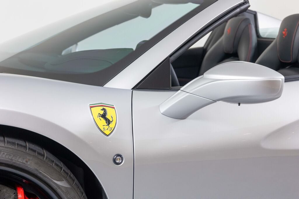 Used 2022 Ferrari F8 Tributo RWD image 24