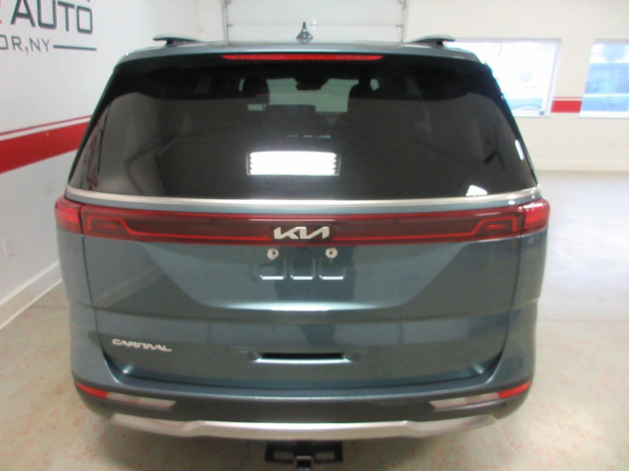 Used 2023 Kia Carnival SX Prestige image 14