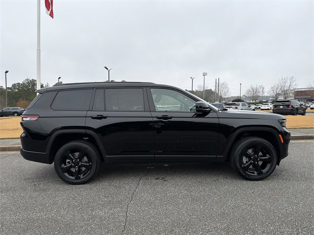 New 2025 Jeep Grand Cherokee L Altitude image 4