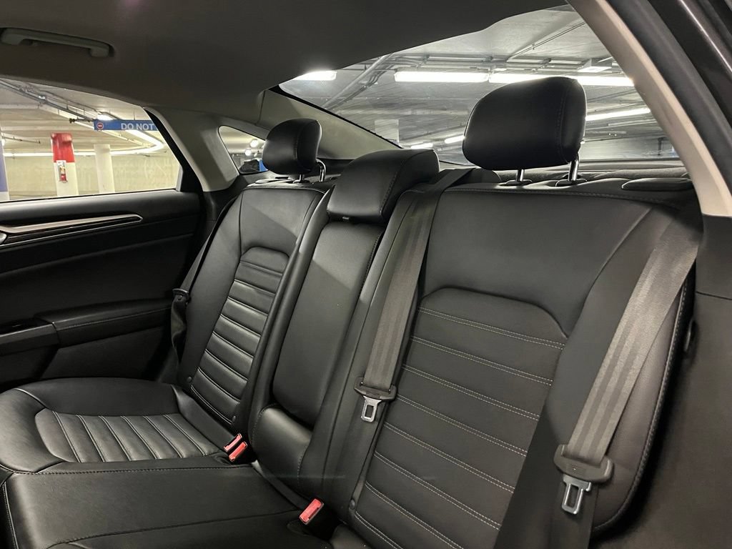 Used 2016 Ford Fusion SE w/ Equipment Group 202A FWD image 16