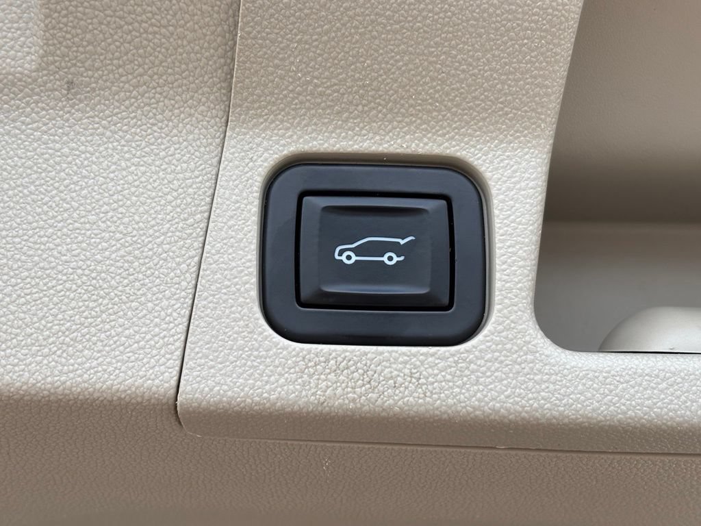 Used 2019 GMC Acadia Denali w/ Technology Package FWD image 7