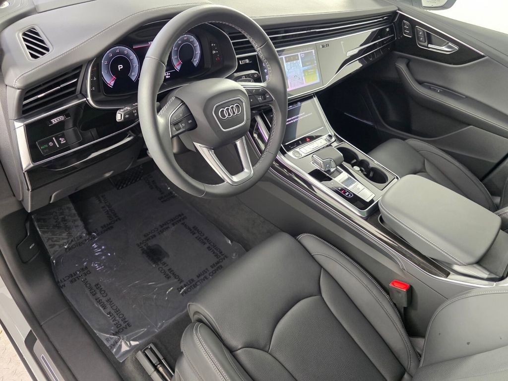 Used 2025 Audi Q8 Prestige image 10