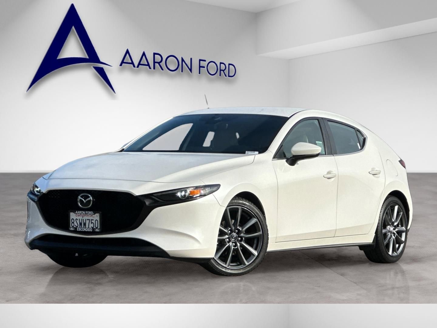 Used 2020 MAZDA MAZDA3 Hatchback image 2