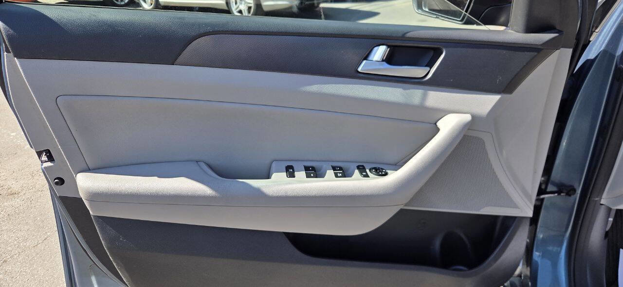 Used 2015 Hyundai Sonata Sport w/ Option Group 03 image 12