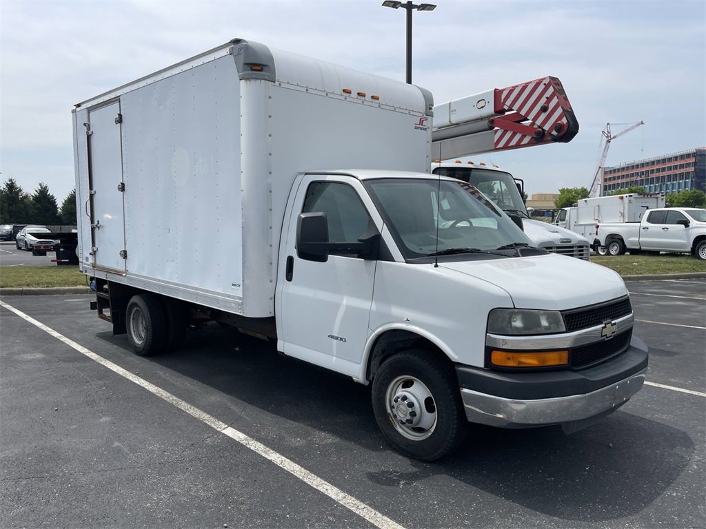 Used 2014 Chevrolet Express 4500 w/ RV Package image 13