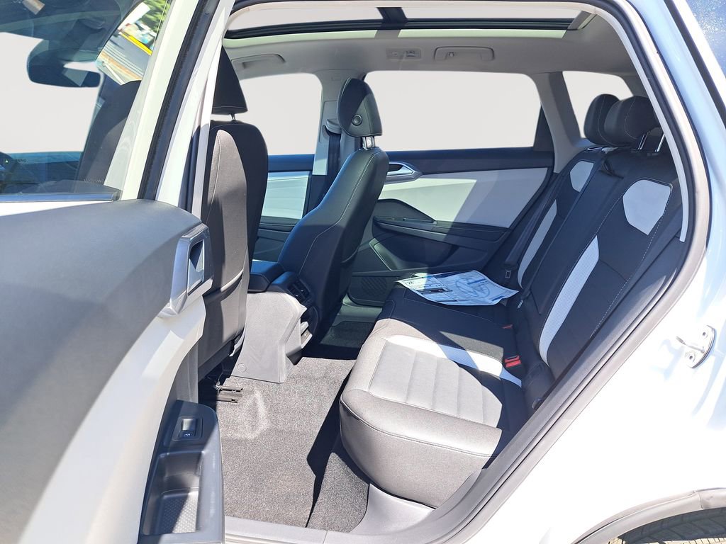 New 2025 Volkswagen Taos SEL image 14