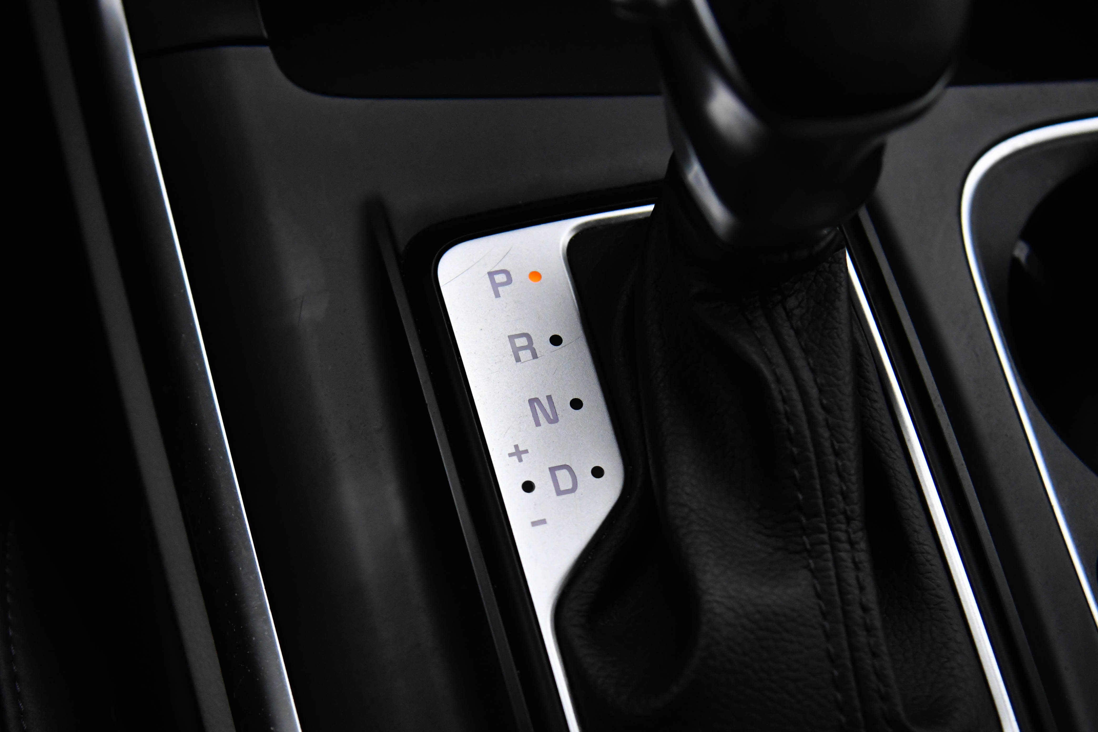 Used 2024 Kia Carnival LX image 25