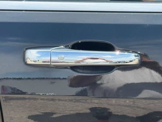 Used 2022 Jeep Grand Cherokee Limited AWD/4WD image 18