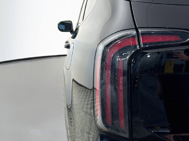 Used 2024 Kia Telluride EX w/ EX Captain's Chair Package FWD image 35