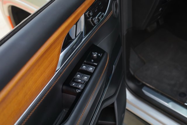 Used 2023 Jeep Grand Wagoneer L Series III w/ Rear Seat Video Group 1 image 21