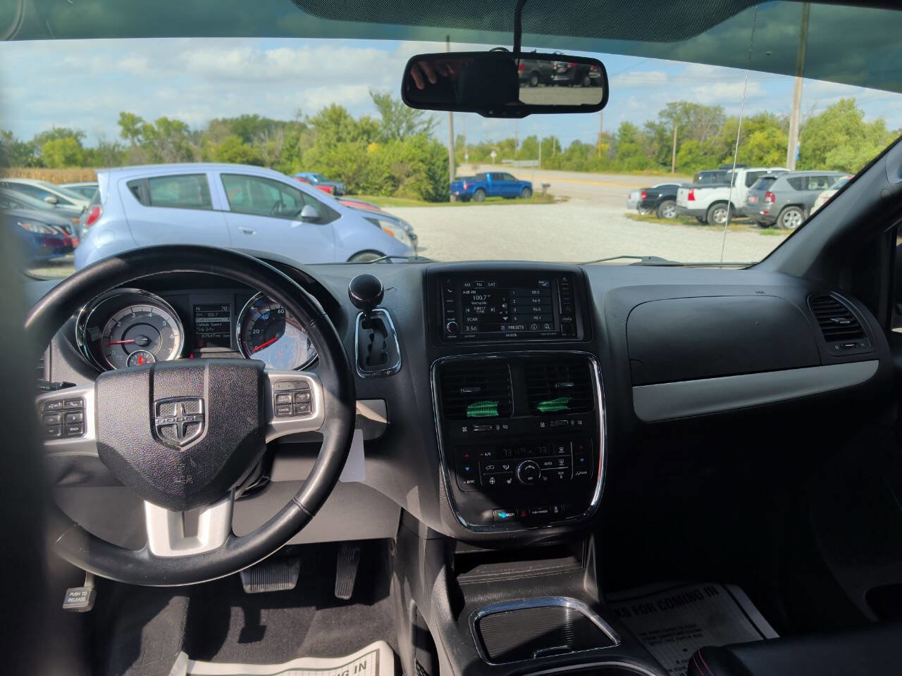 Used 2017 Dodge Grand Caravan GT image 17