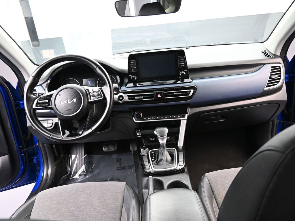 Used 2023 Kia Seltos S FWD image 9
