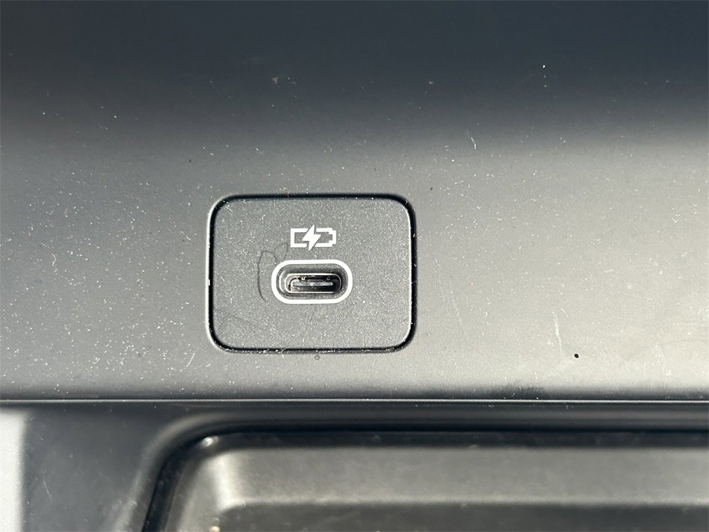 Used 2024 Land Rover Discovery Sport S image 34