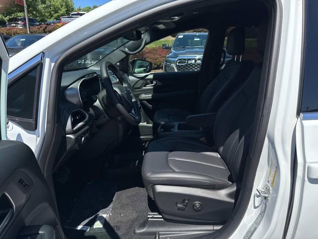New 2026 Chrysler Pacifica Select image 11