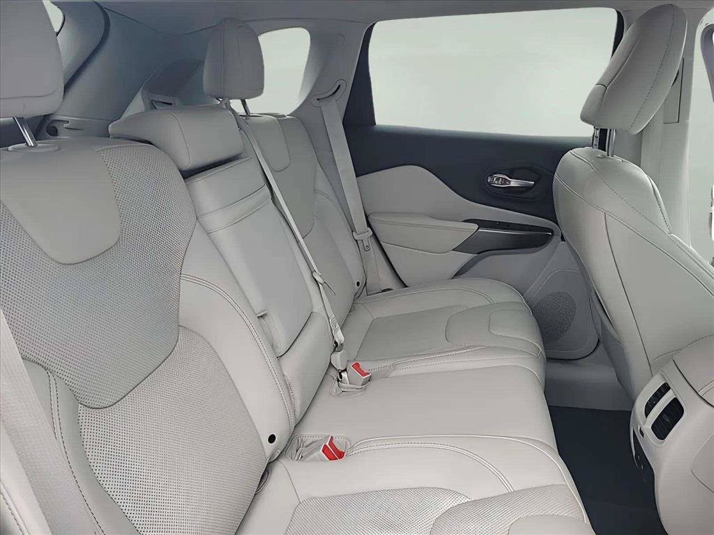 Used 2019 Jeep Cherokee Limited AWD/4WD image 23