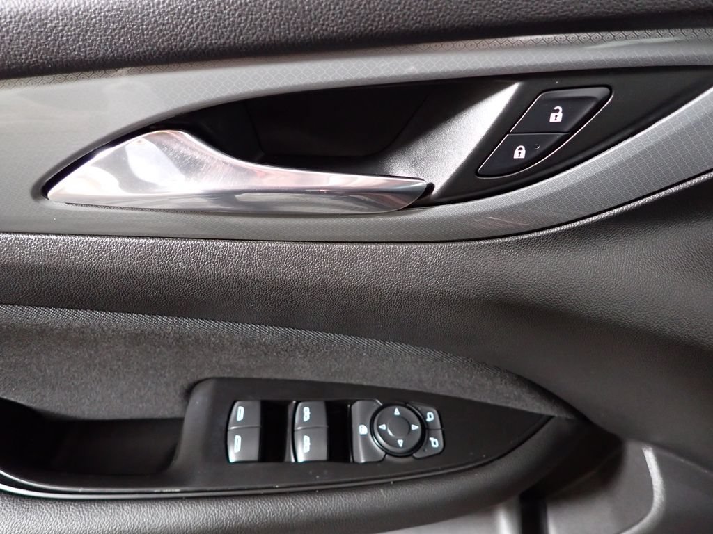 Used 2018 Buick Regal Preferred w/ Sights and Sounds Package FWD image 18