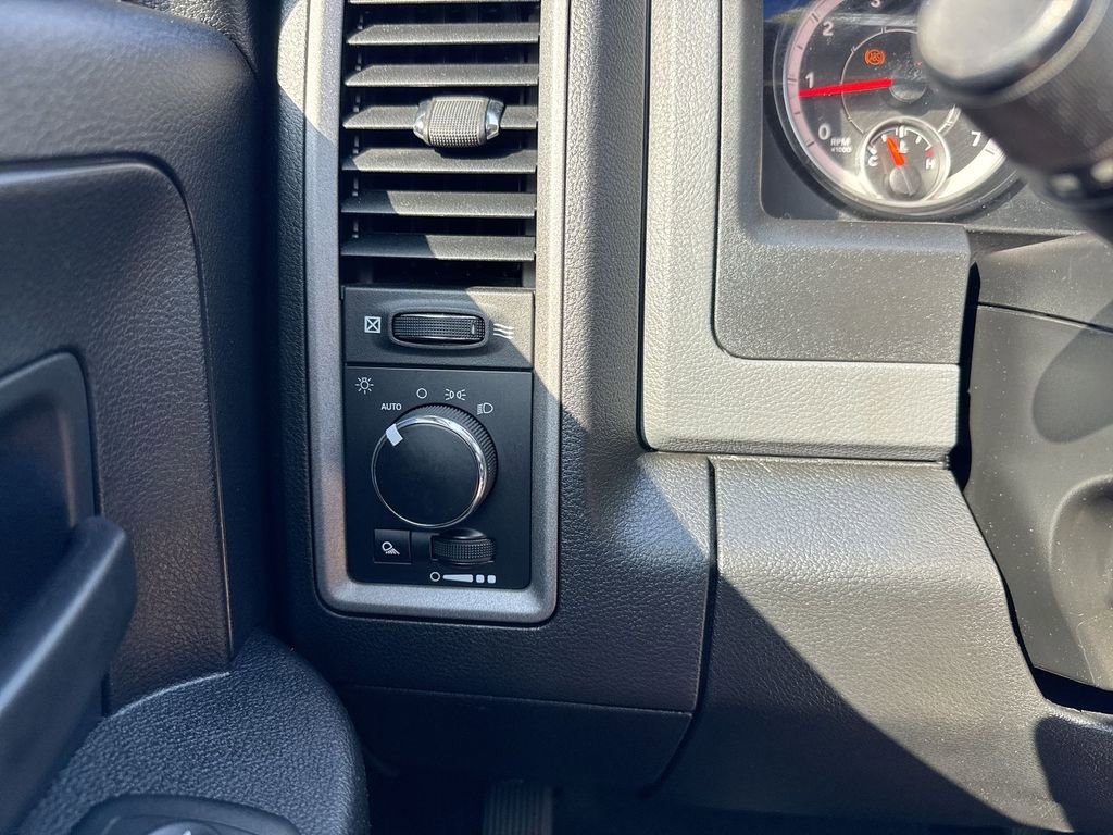 Used 2018 RAM 2500 Tradesman w/ Chrome Appearance Group image 18