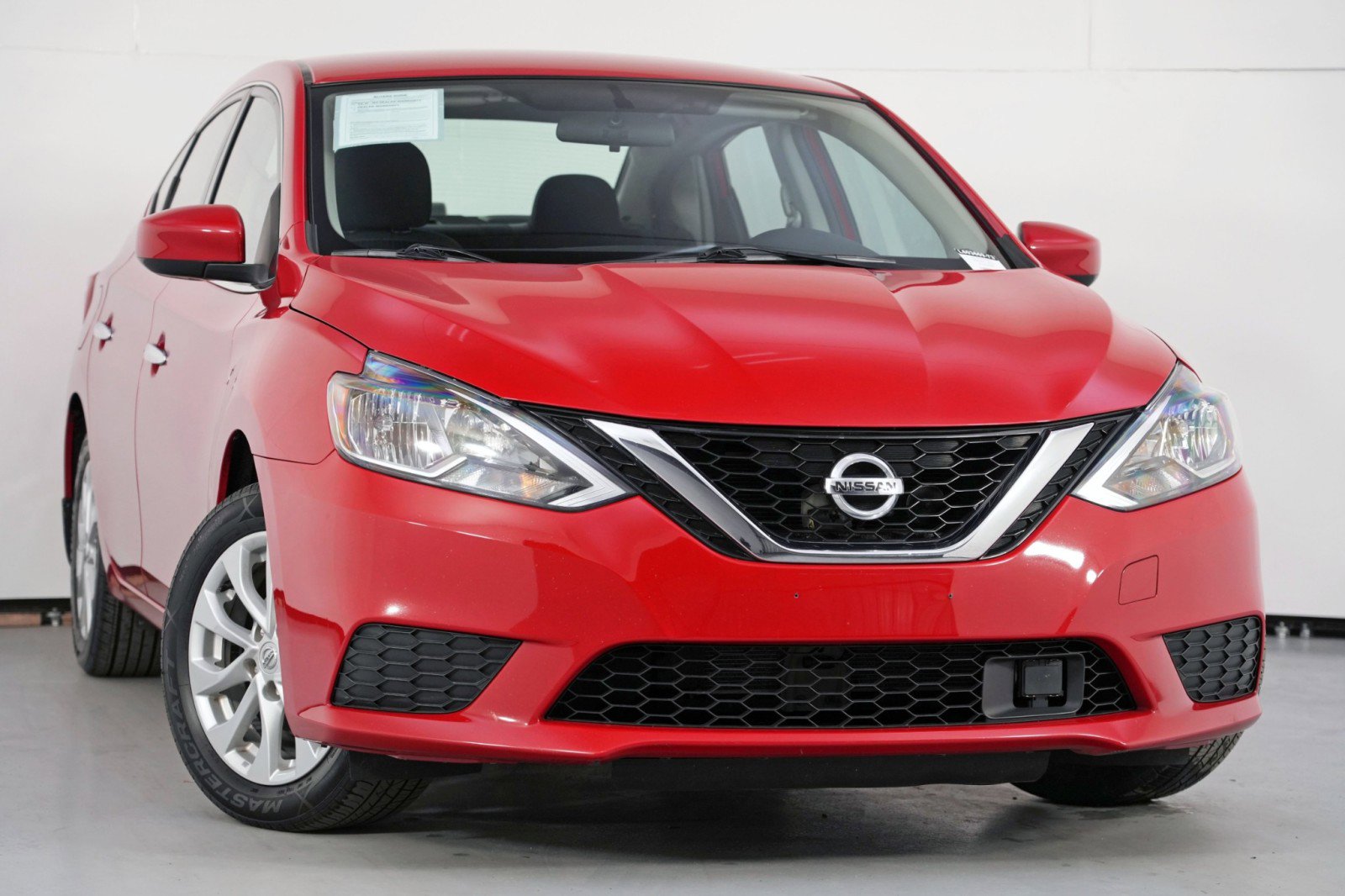 Used 2019 Nissan Sentra SV image 2
