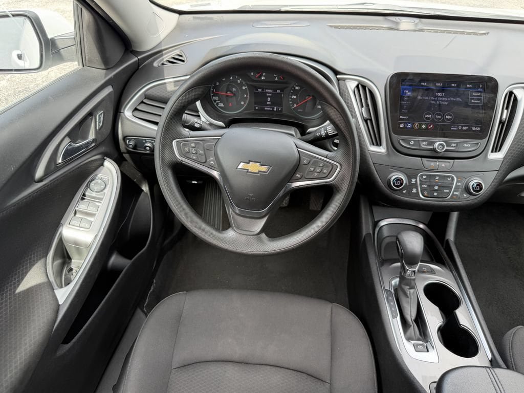 Used 2024 Chevrolet Malibu LT FWD image 14
