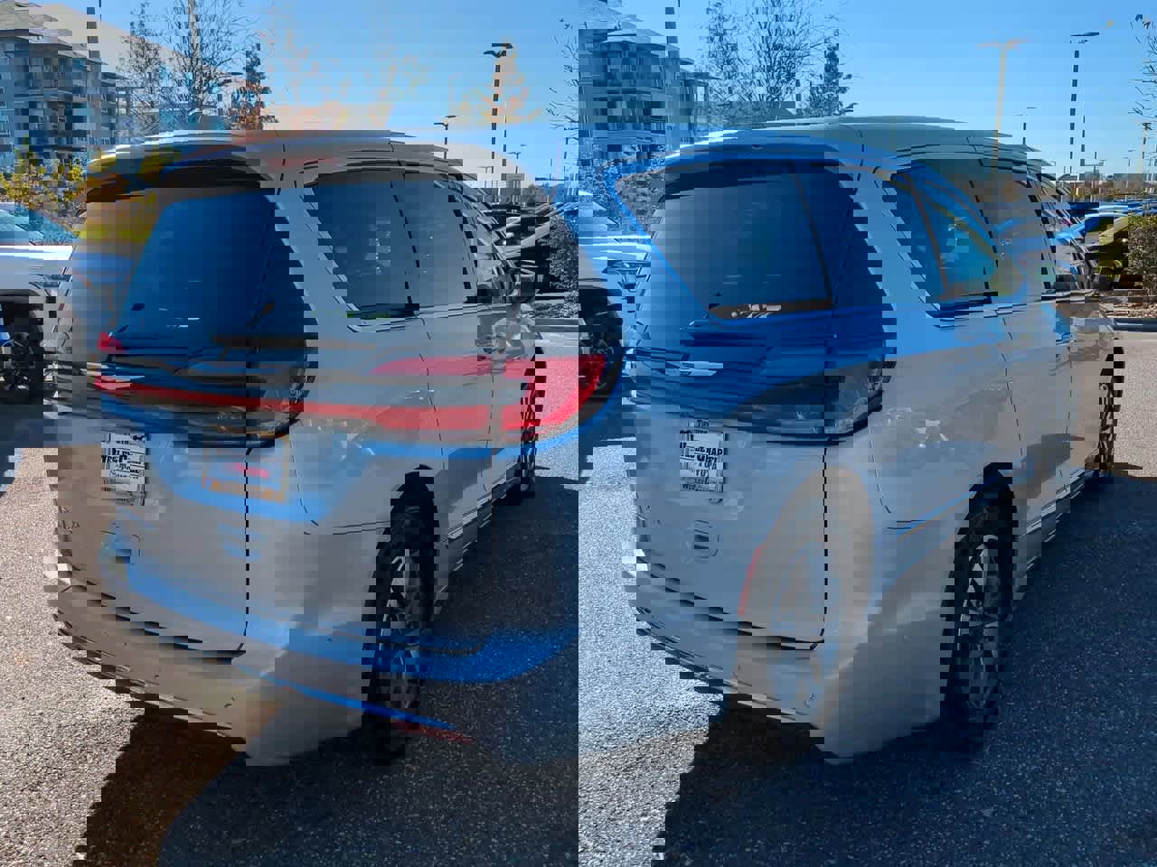 Used 2022 Chrysler Pacifica Limited image 6