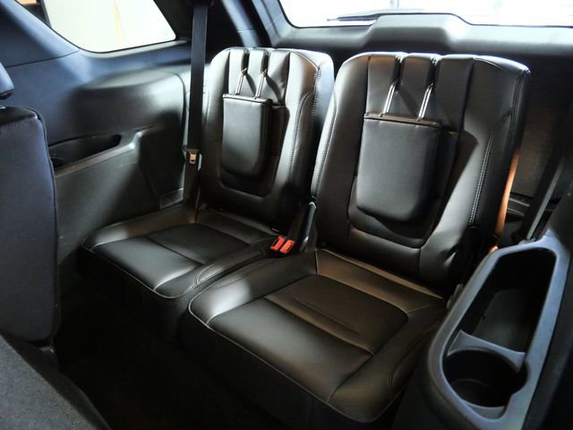 Certified 2018 Ford Explorer XLT w/ Equipment Group 202A AWD/4WD image 15