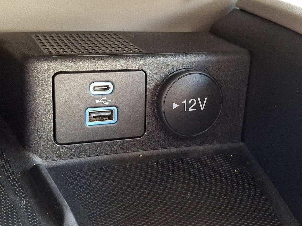 Used 2023 Ford Escape Platinum w/ Premium Technology Package AWD/4WD image 26