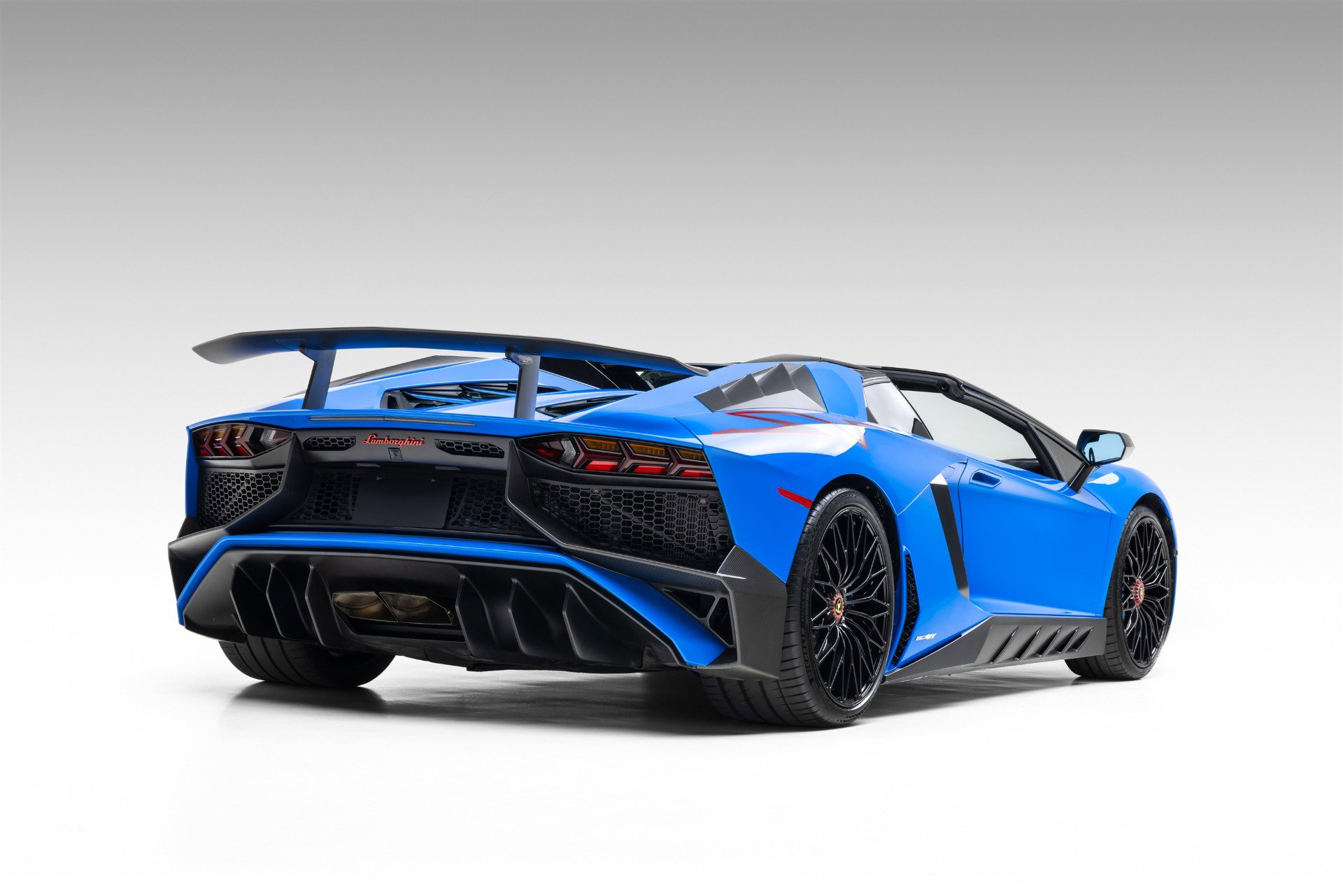 Used 2017 Lamborghini Aventador LP 750-4 Superveloce image 10