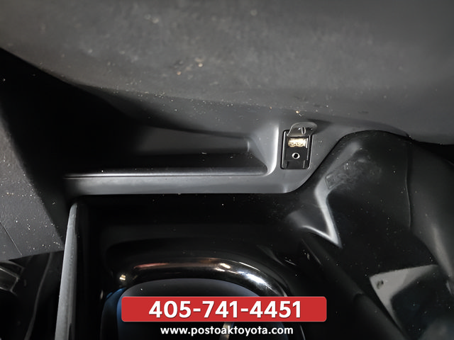 Used 2019 Toyota C-HR Limited FWD image 22