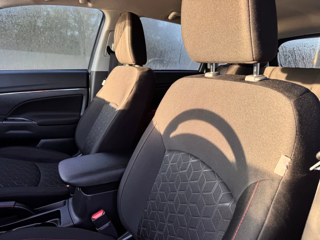 Used 2025 Mitsubishi Outlander Sport LE image 33