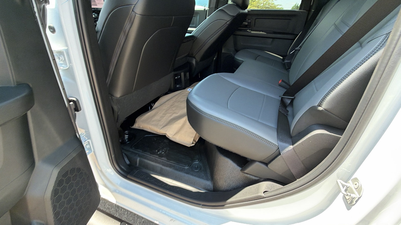New 2027 RAM 3500 Tradesman w/ Chrome Appearance Group A AWD/4WD image 19