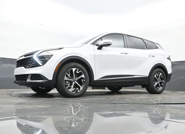 Used 2025 Kia Sportage EX image 12