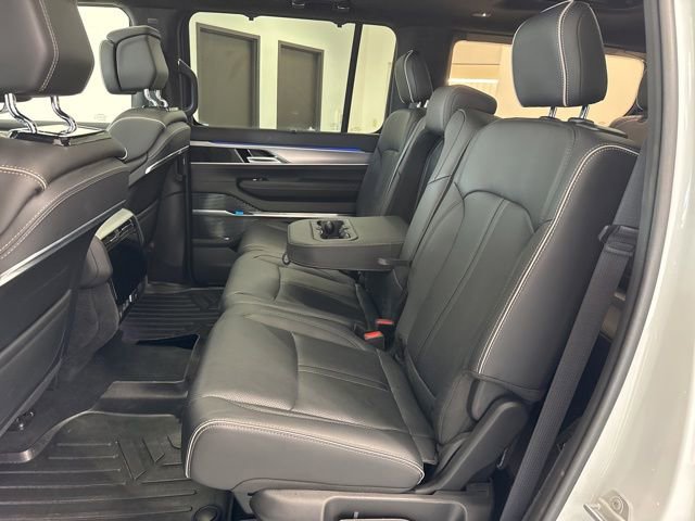 Used 2023 Jeep Grand Wagoneer Series II w/ Flexible Seating Group AWD/4WD image 22