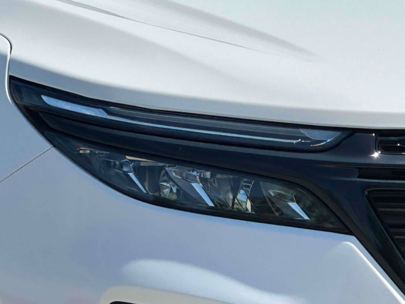 Used 2024 Chevrolet Equinox RS w/ LPO, Floor Liner Package AWD/4WD image 8