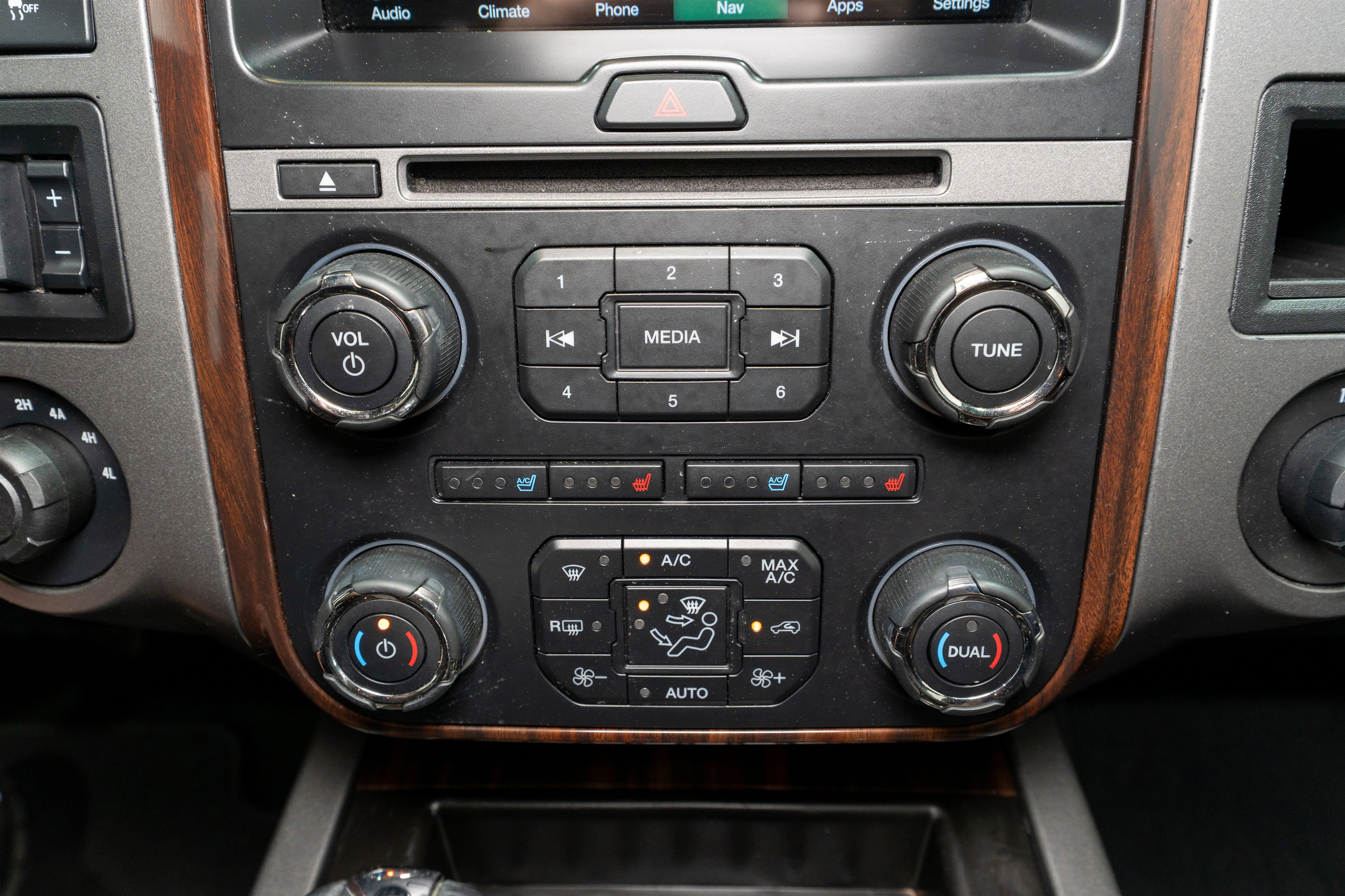 Used 2016 Ford Expedition EL Platinum image 23