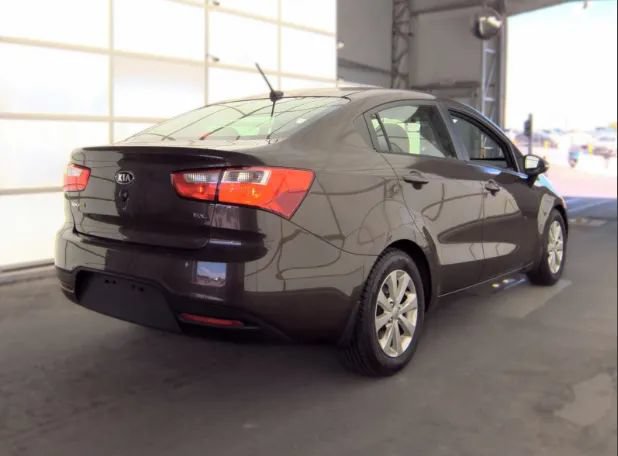 Used 2013 Kia Rio EX w/ Convenience Pkg FWD image 2
