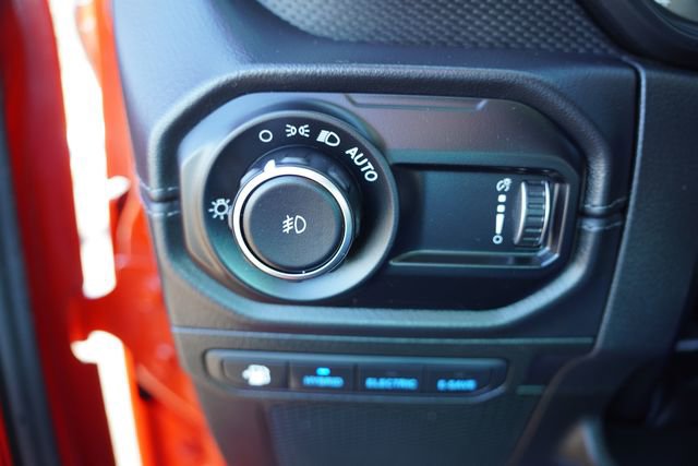 Certified 2025 Jeep Wrangler Unlimited Rubicon 4xe w/ Safety Group image 21