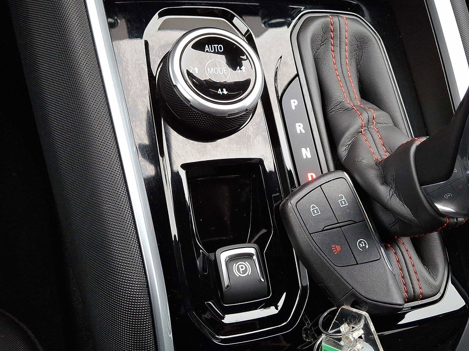 Used 2024 Chevrolet Colorado Z71 w/ Z71 Convenience Package 2 image 24