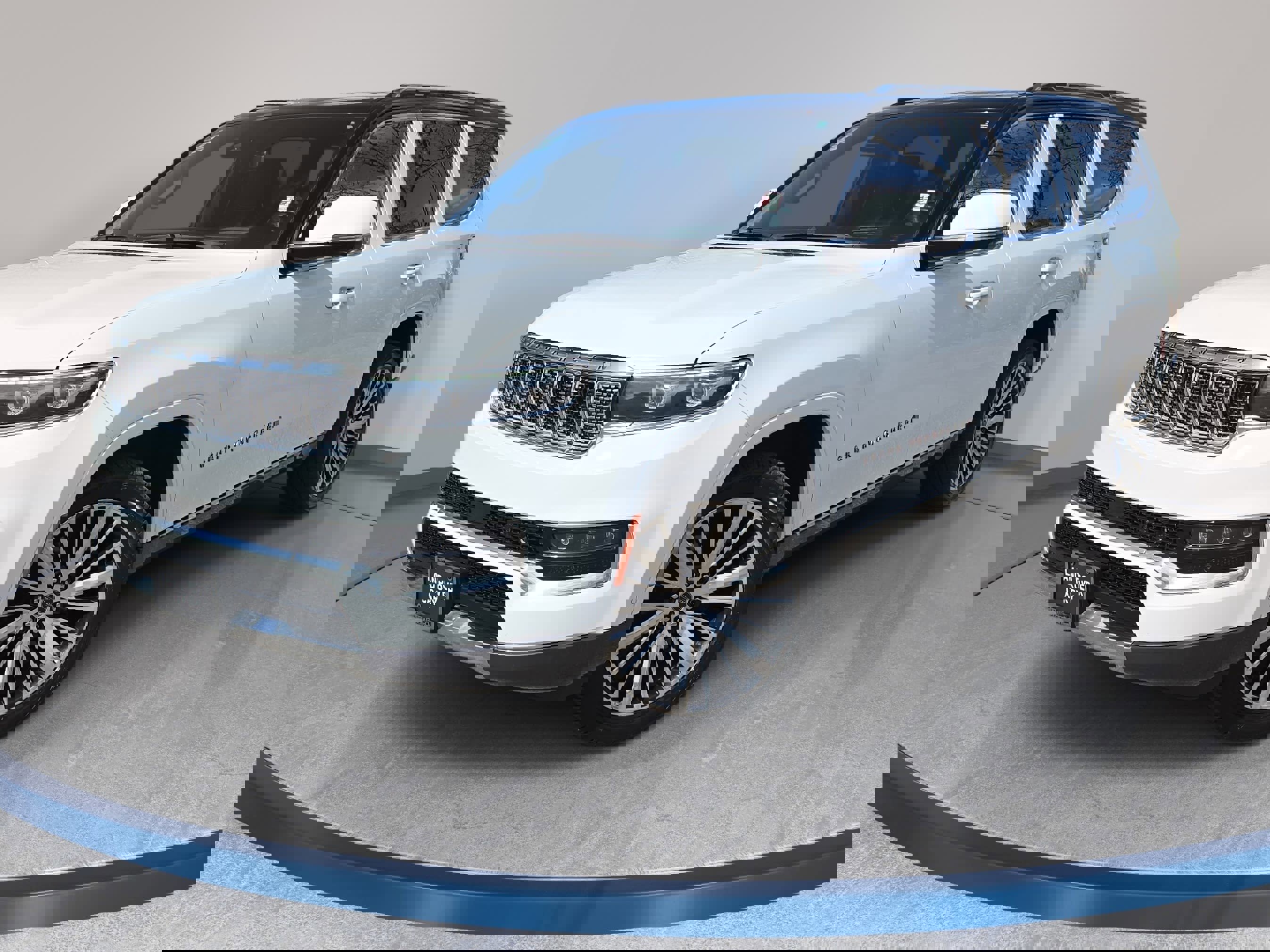 Used 2022 Jeep Grand Wagoneer Series III w/ Rear Seat Video Group 1 image 1