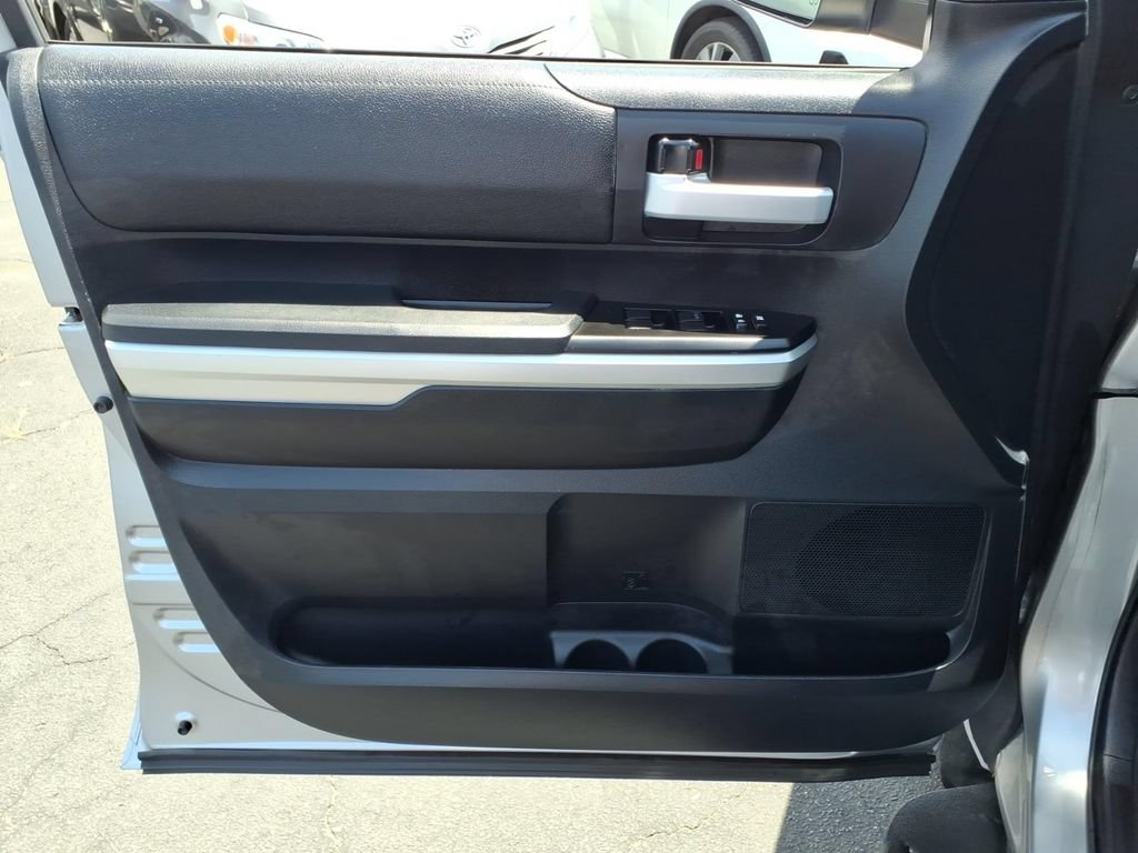 Used 2016 Toyota Tundra SR5 w/ SR5 Upgrade Package RWD image 8