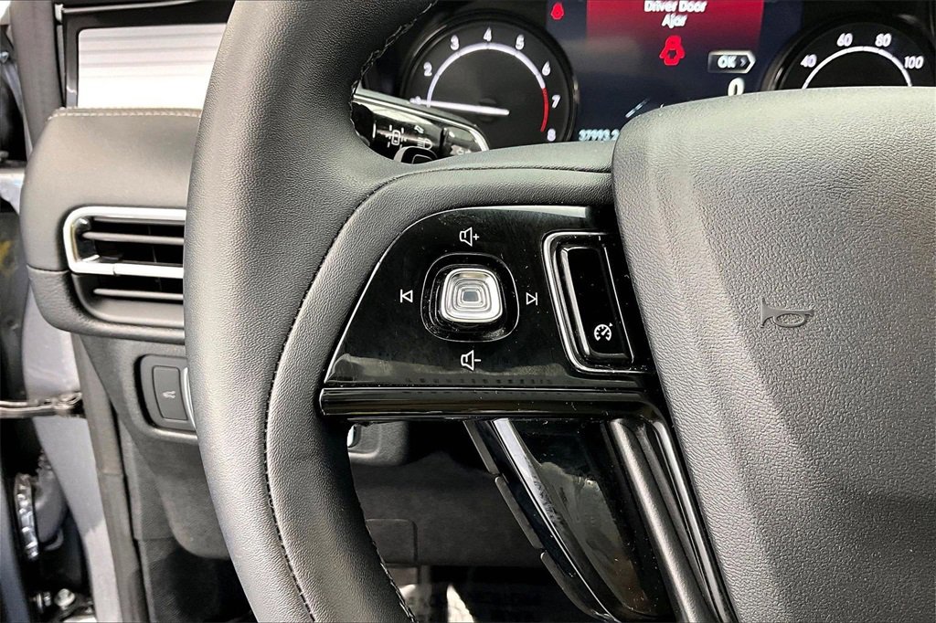 Used 2022 Lincoln Corsair AWD w/ Equipment Group 101A image 18