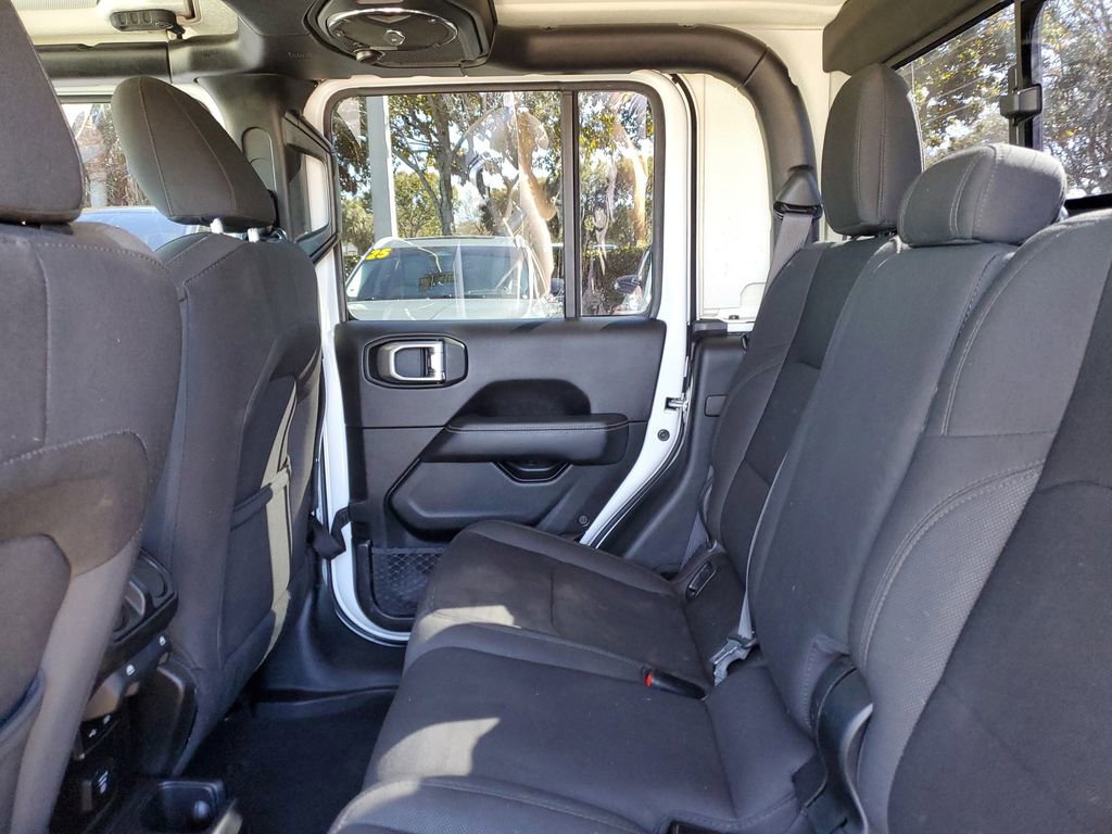 Used 2020 Jeep Gladiator Overland image 10