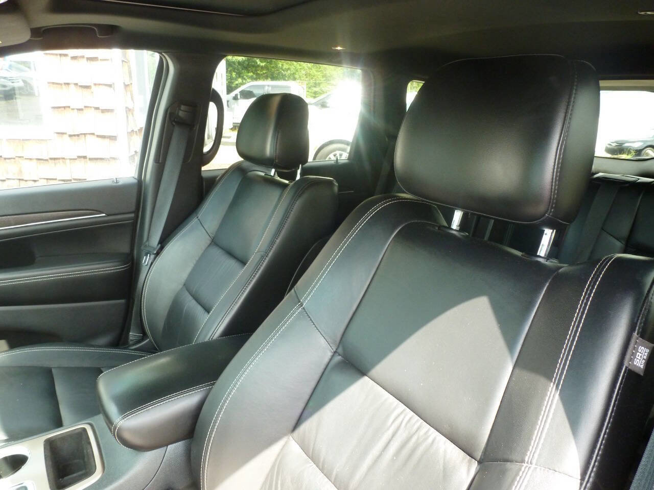 Used 2016 Jeep Grand Cherokee Limited RWD image 22