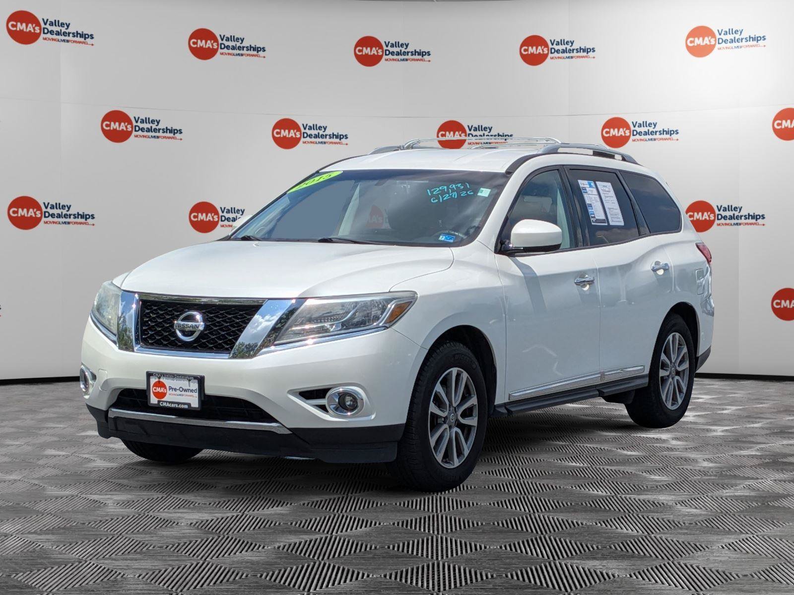 Used 2015 Nissan Pathfinder SL w/ SL Tech Package FWD image 3