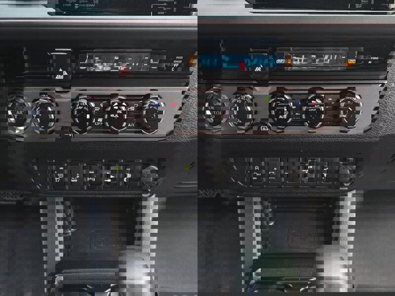 Used 2017 Toyota Tacoma TRD Off-Road w/ Premium & Technology Package image 41