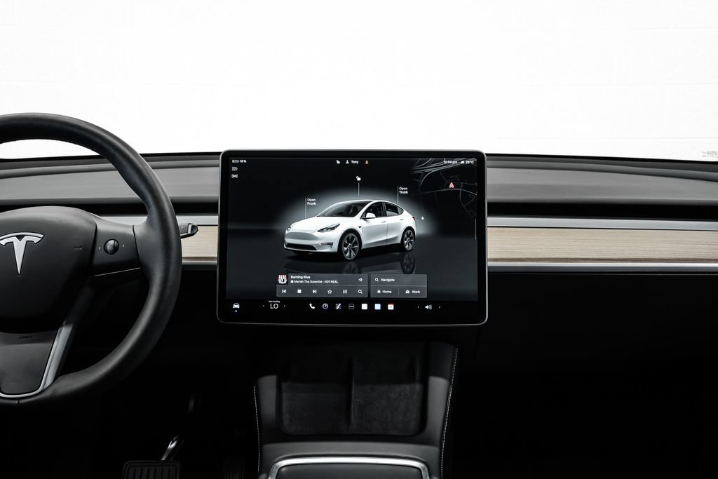 Used 2025 Tesla Model Y Long Range RWD image 23