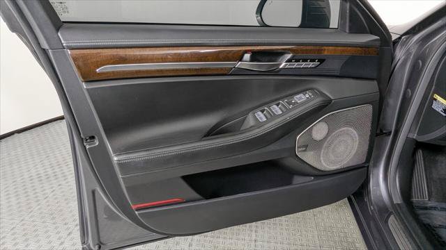 Used 2017 Genesis G90 5.0 Ultimate RWD image 13