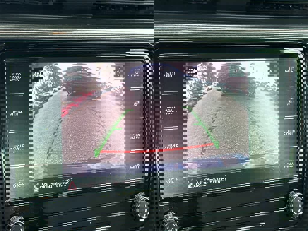 Used 2020 Volkswagen Passat 2.0T R-Line image 27