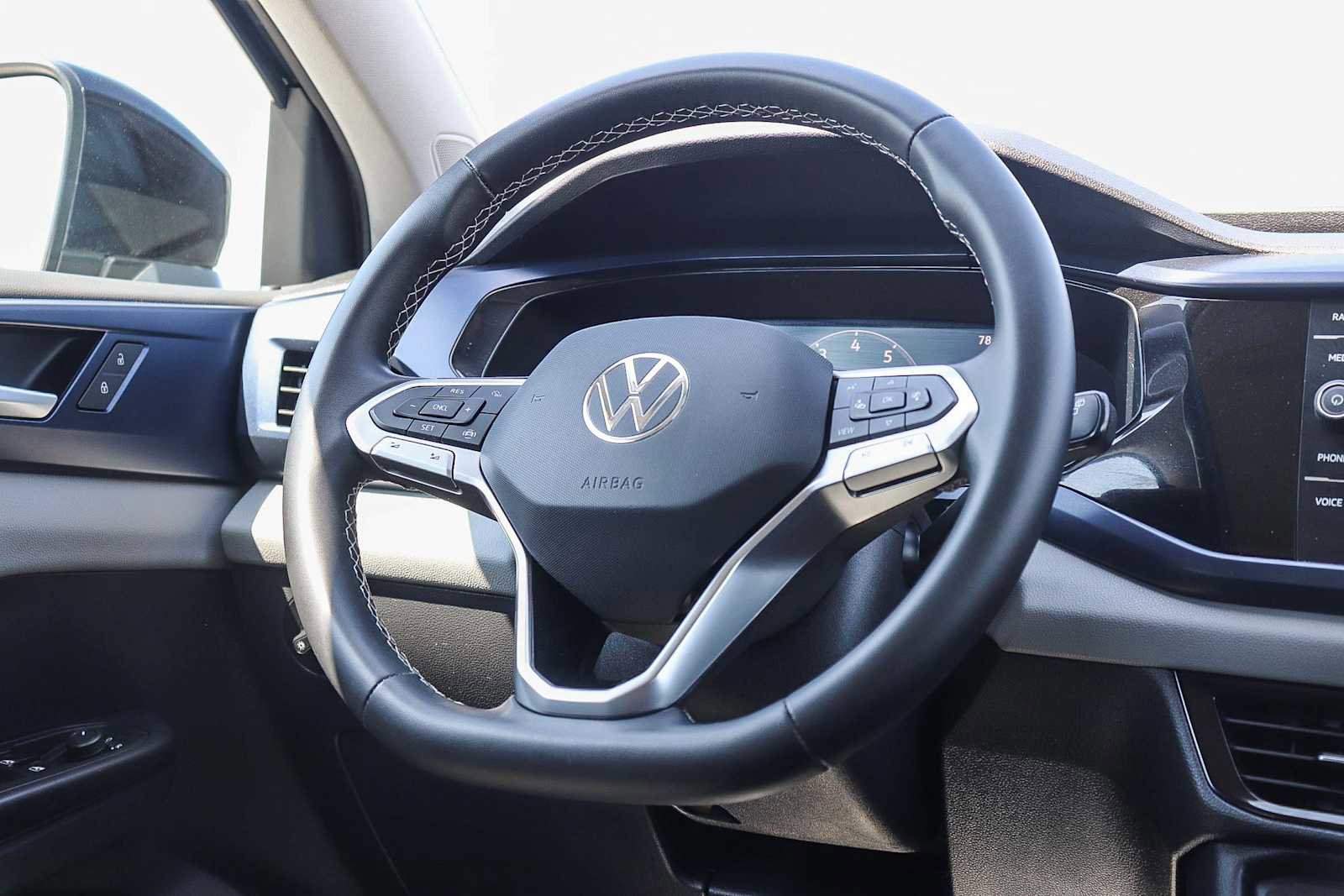 Used 2022 Volkswagen Taos SE image 14